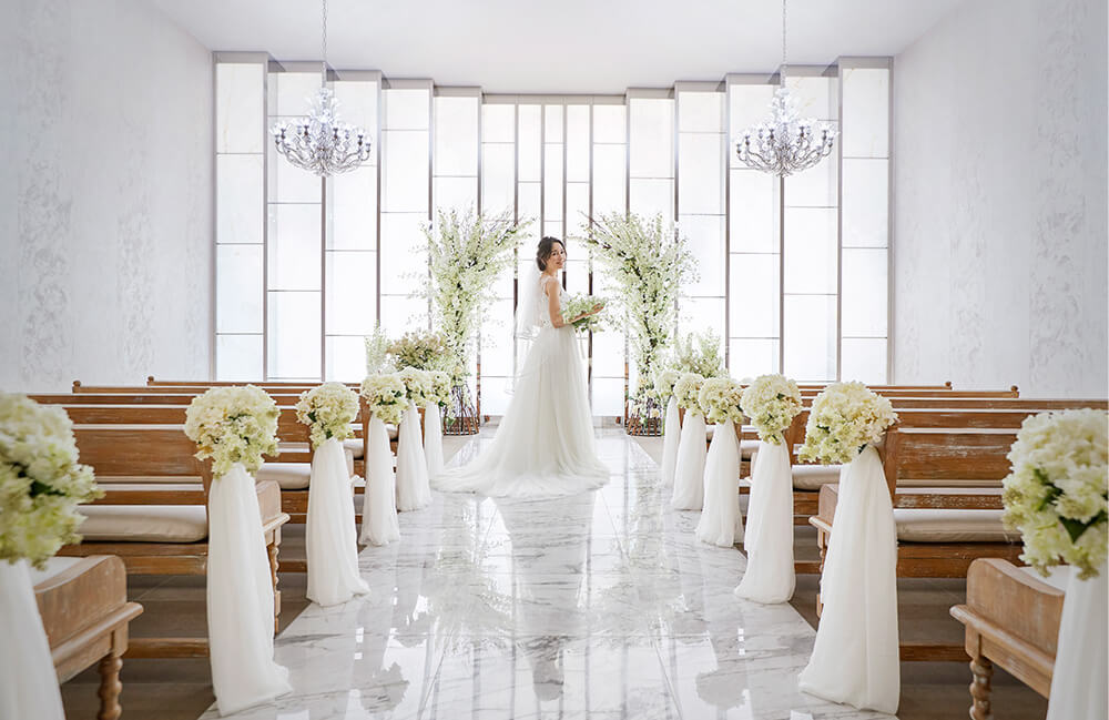 家族中心の結婚式を立派なチャペルで案内できます!