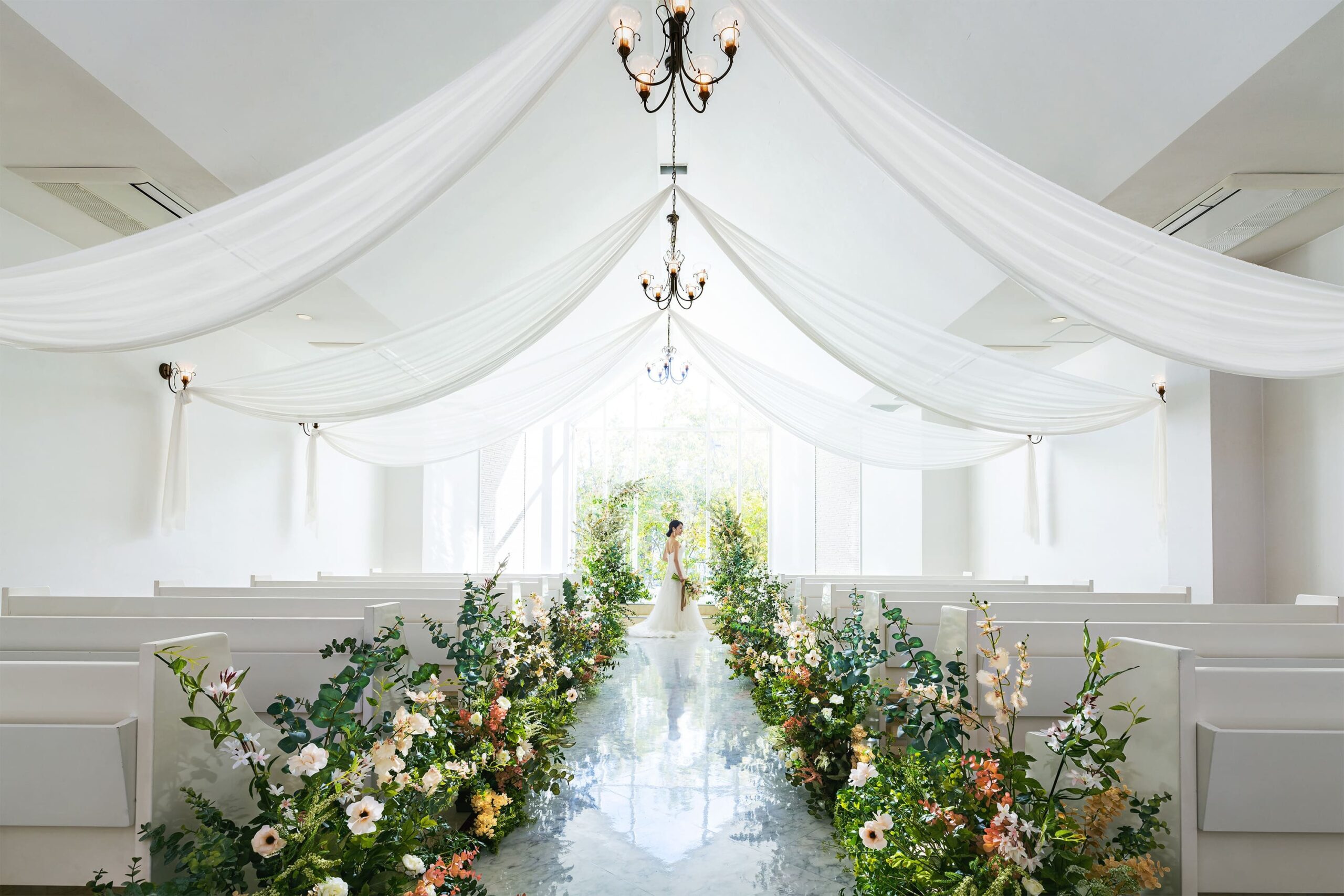 常緑樹が大人気のチャペルです!